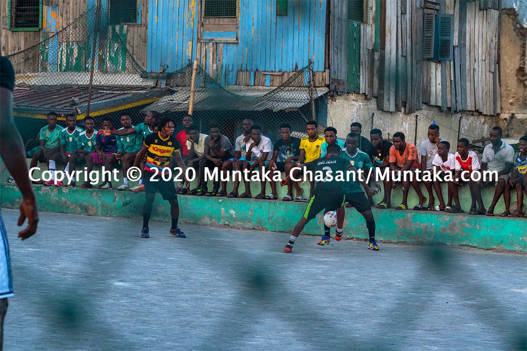 Street football in Ghana with the former IBF welterweight champion Joshua Clottey. Copyright © 2020 Muntaka Chasant